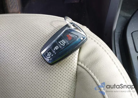 2018 Hyundai Santa Fe Sport 2.4L из США, поврежденный, VIN 5XYZUDLB6JG506749